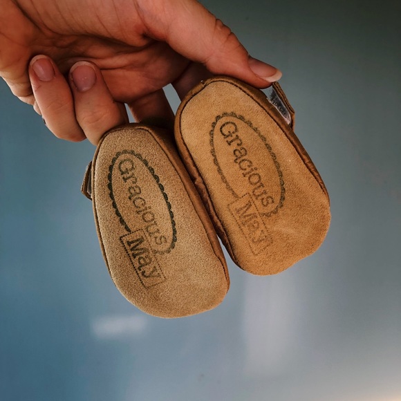 Christmas Gold Silk Baby Girl Shoes Size 1 2 3 4 5 - Picture 2 of 3